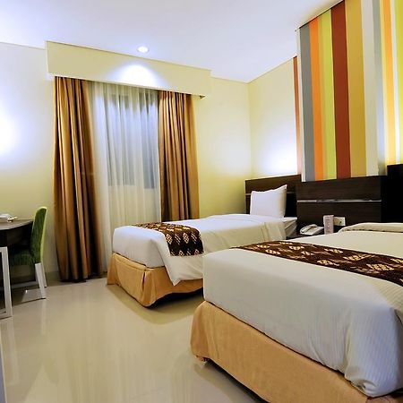 Pose In Hotel Solo Ngoại thất bức ảnh