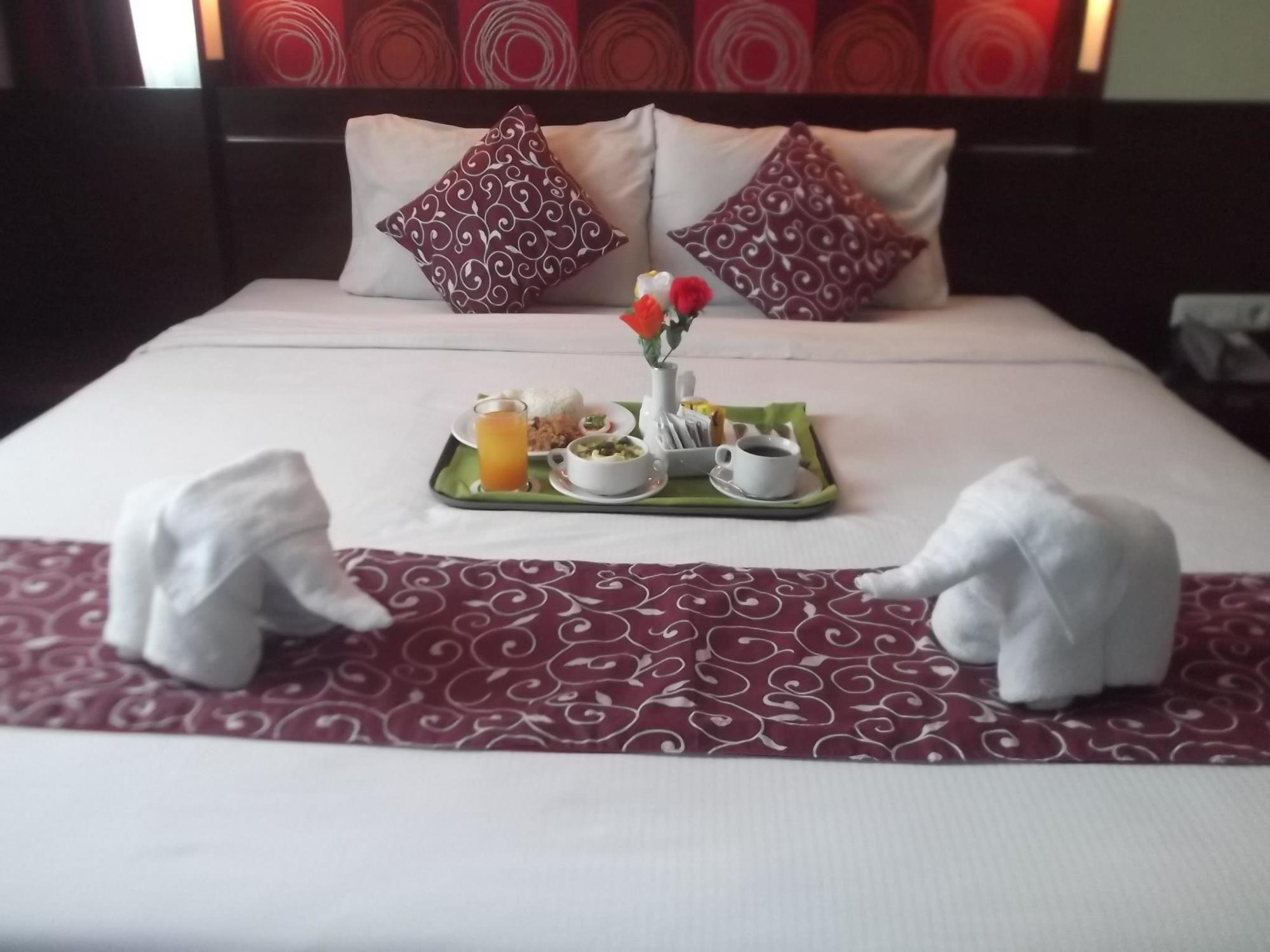 Pose In Hotel Solo Ngoại thất bức ảnh